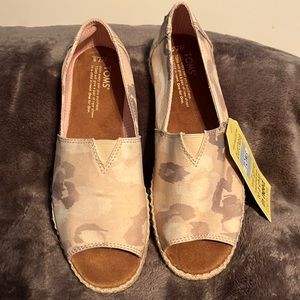 Tom’s womens Alpargata open toe